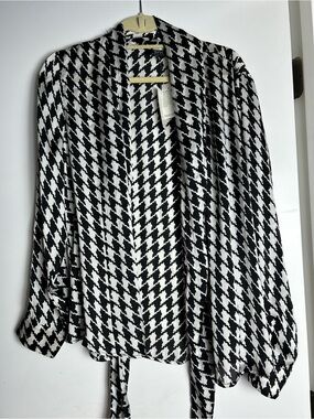 Open-Front Houndstooth Draped Blouse - Black & White